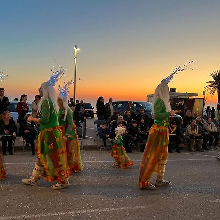 Blau Apartamento Frente A Los Canales Y Las Puestas De Sol De Roses Eksteriør bilde