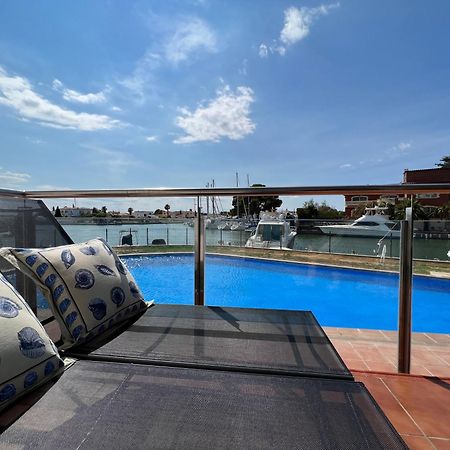 Blau Apartamento Frente A Los Canales Y Las Puestas De Sol De Roses Eksteriør bilde