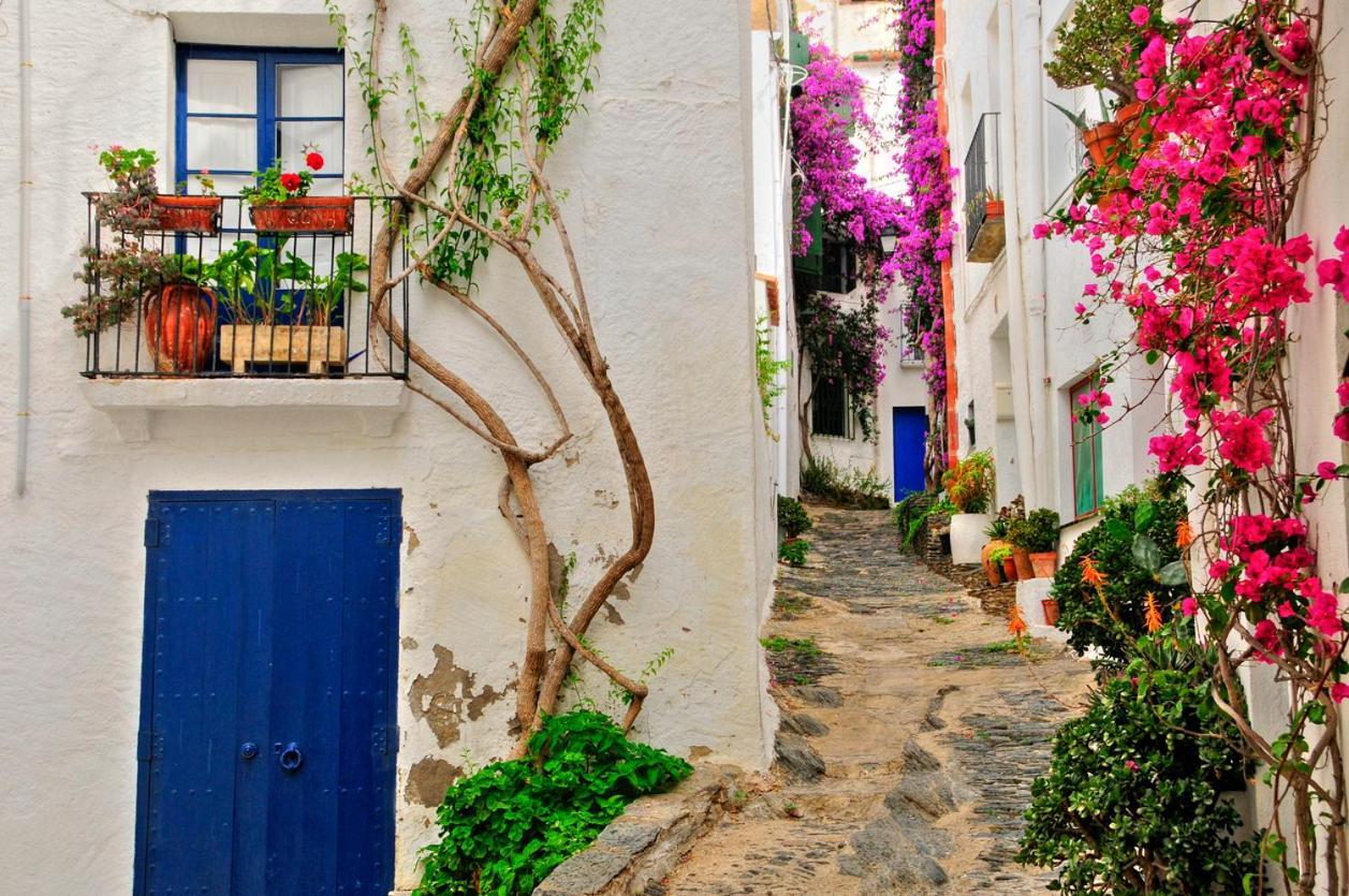 Blau Apartamento Frente A Los Canales Y Las Puestas De Sol De Roses Eksteriør bilde