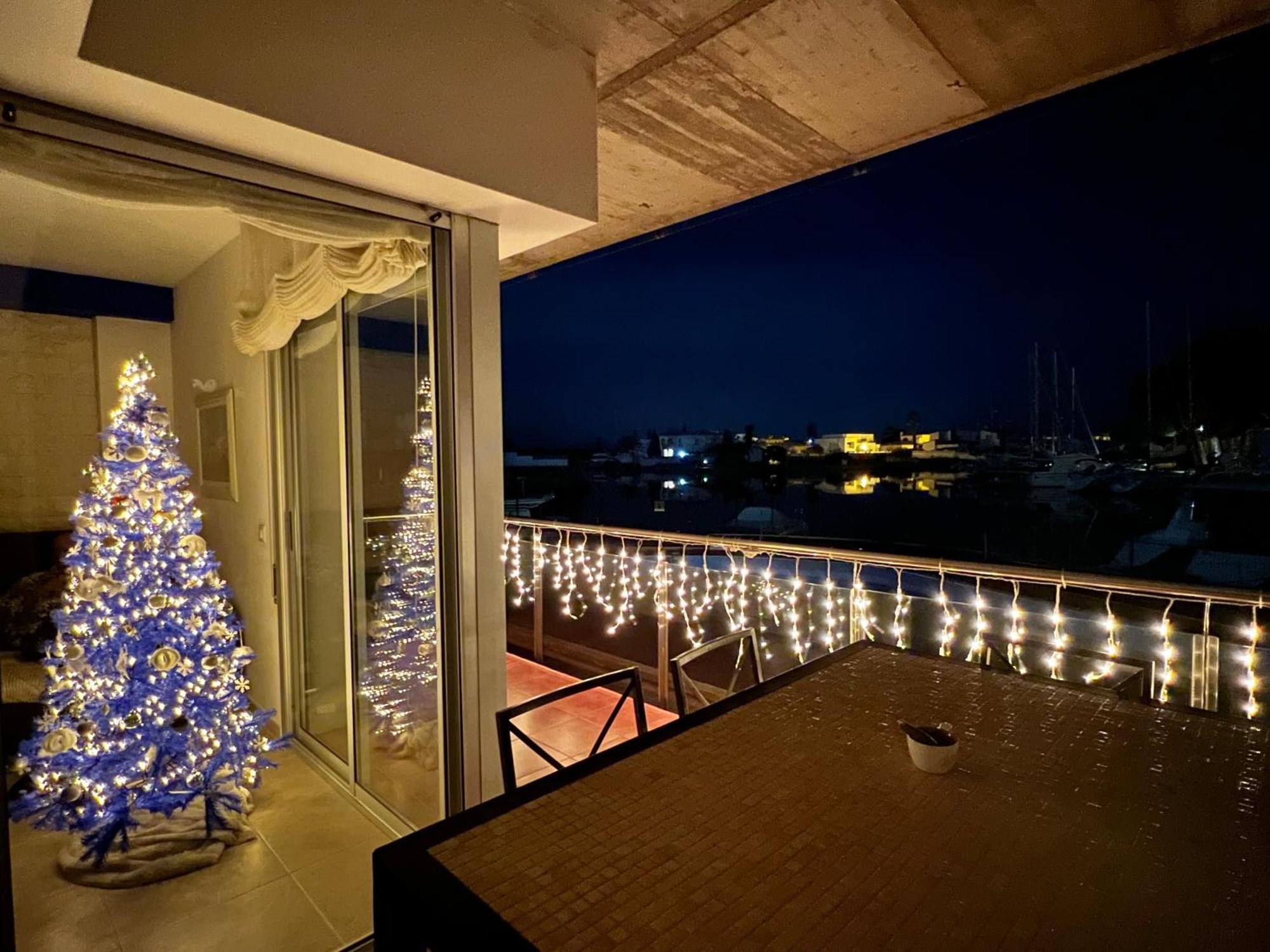 Blau Apartamento Frente A Los Canales Y Las Puestas De Sol De Roses Eksteriør bilde